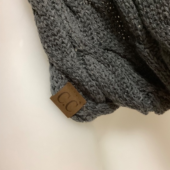 CC Grey Sparkly Cableknit infinity scarf - Picture 7 of 10